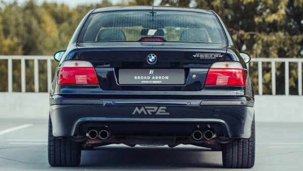 بي إم دبليو M5 E39