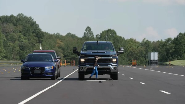 اختبارات سلامة الشاحنات IIHS