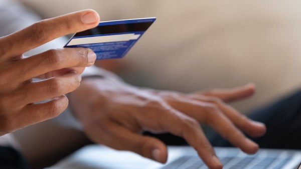 تجديد البطاقات البنكية