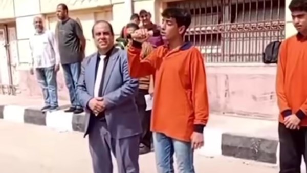طلاب صلاح سالم الثانوية يقدمون عرضًا غنائيًا يخطف الأنظار في احتفالات أكتوبر