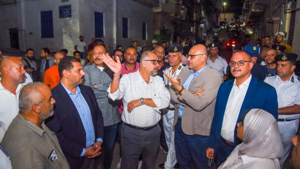 محافظة الإسكندرية: إخلاء عقار مخالف مائل بمنطقة لامبروزو والتوجيه بتنفيذ التوصيات الهندسية لإزالة 5 طوابق فوراً لدرء الخطورة