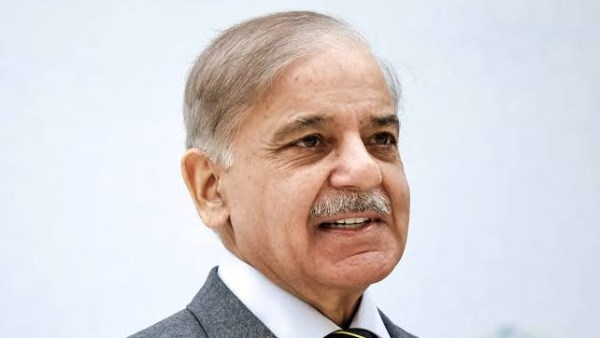 رئيس وزراء باكستان: نقف إلى جانب السعودية في حماية سيادتها وأمنها الإقليمي بموجب"اتفاق مكة"