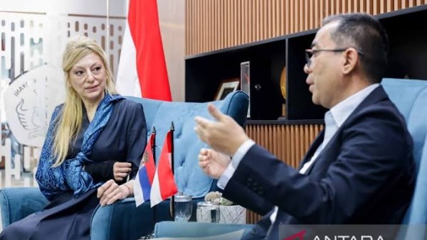إندونيسيا وصربيا تتفقان على تعميق التعاون في مجالات التجارة والغذاء والطاقة