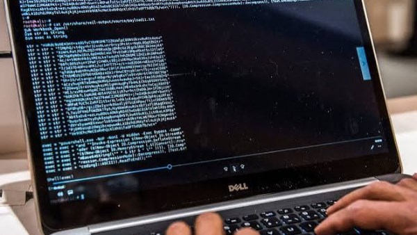 المفوضية الأوروبية تعتزم استخدام الذكاء الاصطناعي للتصدي للهجمات السيبرانية الخطيرة