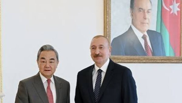 الرئيس الأذري يبحث مع وزير الخارجية الصيني الشراكة الاستراتيجية الثنائية ودعم تنمية دول الجنوب العالمي الرئيس الأذري يبحث مع وزير الخارجية الصيني الشراكة الاستراتيجية الثنائية ودعم تنمية دول الجنوب العالمي