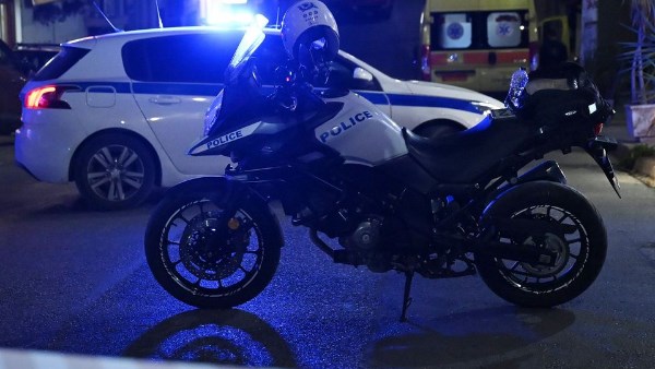 اعتقال 11 شخصا إثر اشتباكات بين مشجعي كرة قدم من البوسنة والشرطة في أثينا