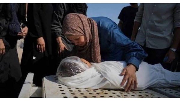 استشهاد طفلة برصاص الاحتلال الإسرائيلي في مخيم المغازي وسط قظاع غزة