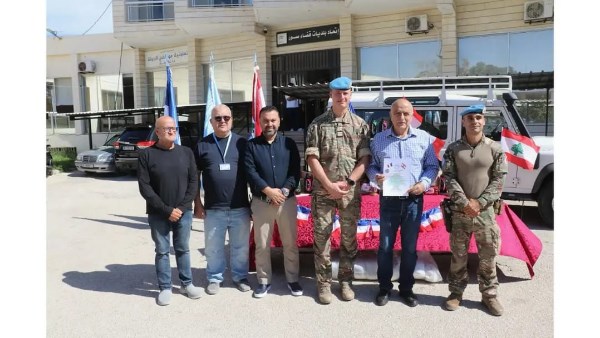 الكتيبة الفرنسية في اليونيفيل تقدّم مساعدات للنازحين في قضاء صور