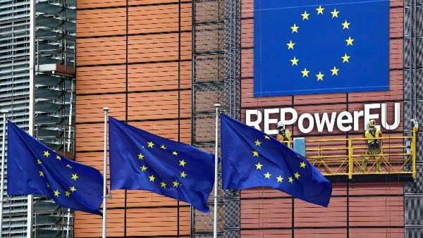 مفوضون أوروبيون يحذرون من خفض ميزانية التعاون الدولي وتأثيره على نفوذ التكتل