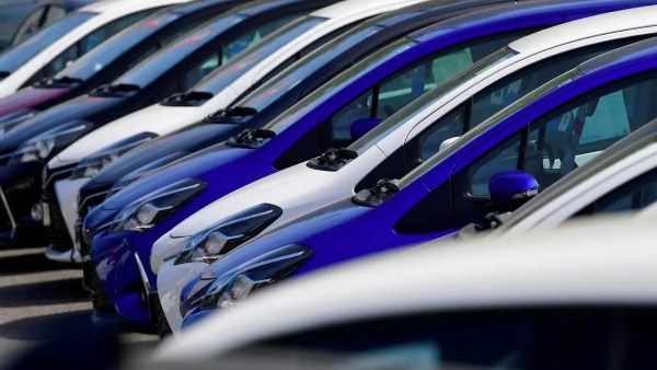 ارتفاع مبيعات السيارات في أوروبا بدفع من المركبات الكهربائية والهجينة