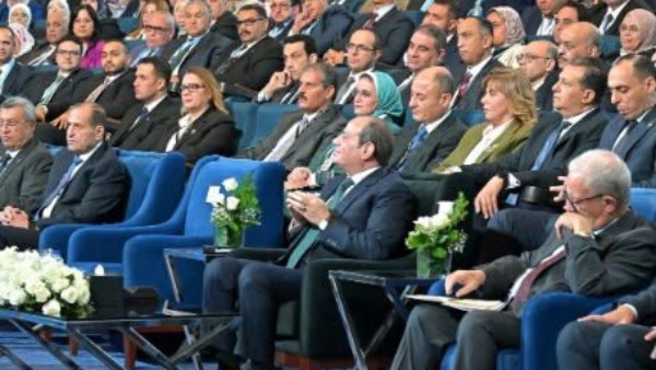 مدبولي: الظروف الاستثنائية التى يشهدها العالم تفرض على الدولة التعامل مع المتغيرات الاقتصادية الراهنة بمنتهى الدقة والمسؤولية