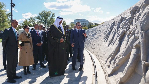 وزير الدفاع الكويتي يشهد افتتاح النصب التذكاري لعمليتي "درع الصحراء" و"عاصفة الصحراء" في واشنطن