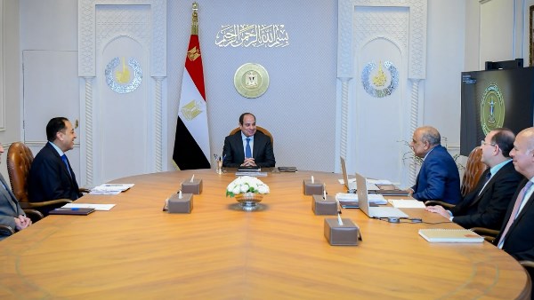الرئيس السيسي يشدد على ضرورة بناء مزيج طاقة أكثر تنوعاً واستدامة