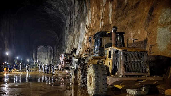 سنغافورة توسع استثمارات الطاقة وتعزز قدرات الكهرباء والغاز لمواجهة مخاطر نقص الإمدادات