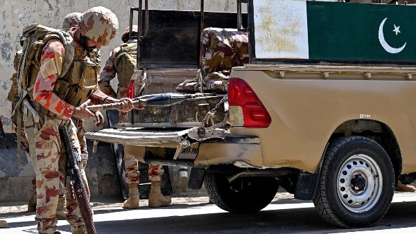 الجيش الباكستاني: مقتل تسعة إرهابيين في عمليتين استخباراتيتين في بلوشستان الجيش الباكستاني: مقتل تسعة إرهابيين في عمليتين استخباراتيتين في بلوشستان