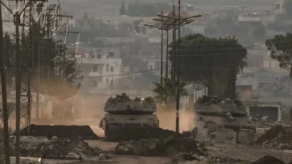 توغل إسرائيلي جديد في جنوب سوريا.. قوات الاحتلال تدخل ريف درعا الغربي توغل إسرائيلي جديد في جنوب سوريا.. قوات الاحتلال تدخل ريف درعا الغربي