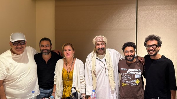 فيلم ورا الكنبة