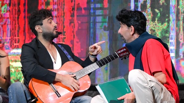 بمشهد من عمر وسلمى.. تامر حسني يغني مع مصطفى هريدي بمشهد من عمر وسلمى.. تامر حسني يغني مع مصطفى هريدي