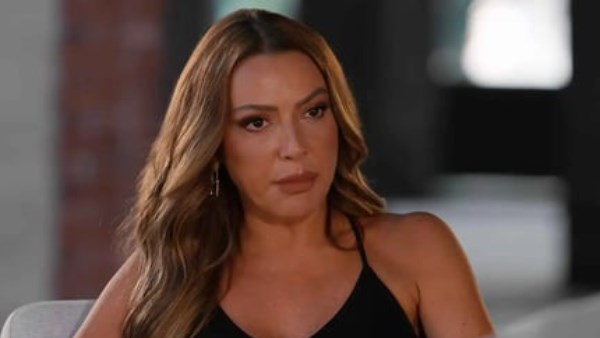 هاديسا تفتح قلبها في اعترافات جريئة عن الحب والانفصال والأمومة: «لم أجد الحب الذي أستحقه»