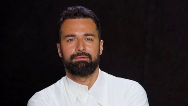 النجم أحمد حاتم 
