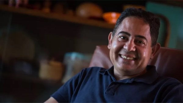 وفاة الناقد والمنتج السينمائي حسام علوان عن عمر 54 عامًا بعد صراع مع السرطان