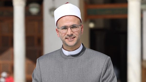  الدكتور هشام ربيع 