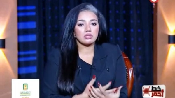 الفنانة سمية درويش