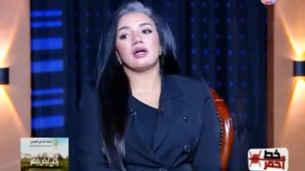 الفنانة سمية درويش