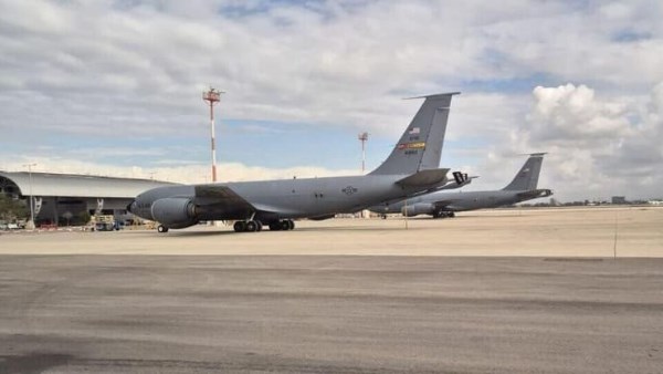 طائرات تزويد الوقود 