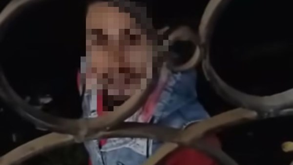 الشاب كما ظهر في الفيديو