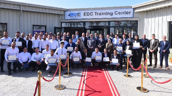 خريجوا مبادرة وزارة العمل