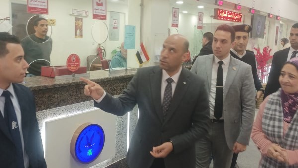 وزير العمل خلال جولته التفقدية