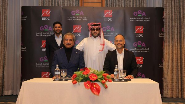  تركي آل الشيخ مع وفد MBC مصر