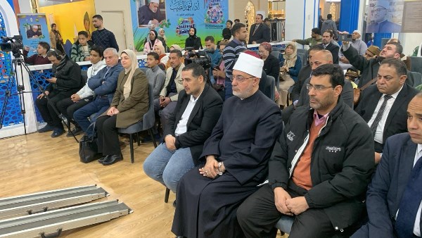 جانب من المشاركين في الندوة 