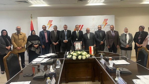القابضة لكهرباء مصر تكرم فريق المنصة الموحدة 