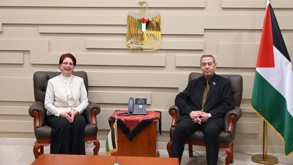 دياب اللوح سفير وسفيرة كولومبيا لدى القاهرة