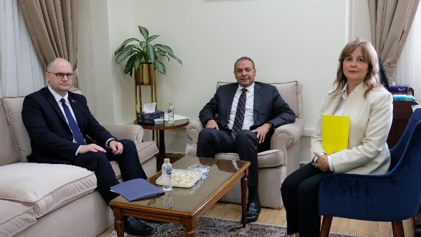 منزلاوي يستقبل سفير بيلاروس