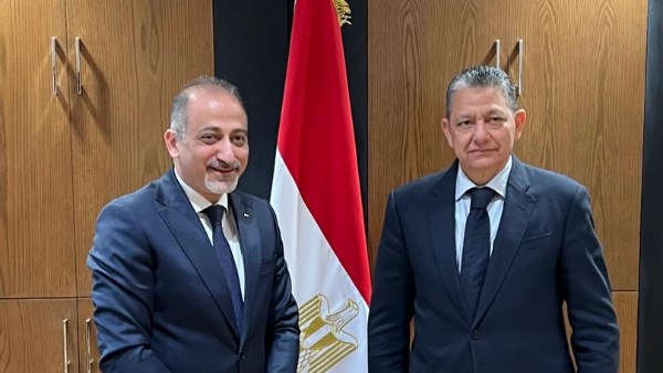 السفير مهند العكلوك ومساعد وزير الخارجية المصري 