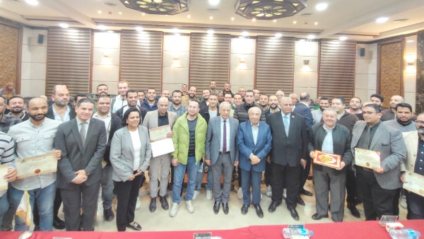 تكريم خريجي الدفعة السابعة من برنامج المشروعات الاحترافية 