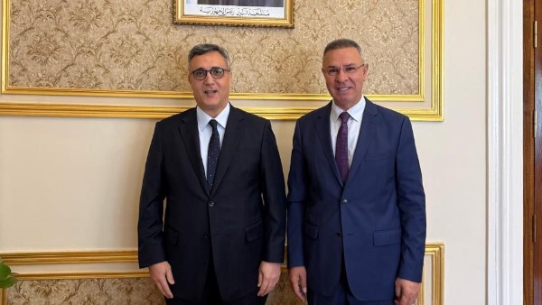 لقاء السفير فائد مصطفى مندوب الجزائر بالجامعة العربية 