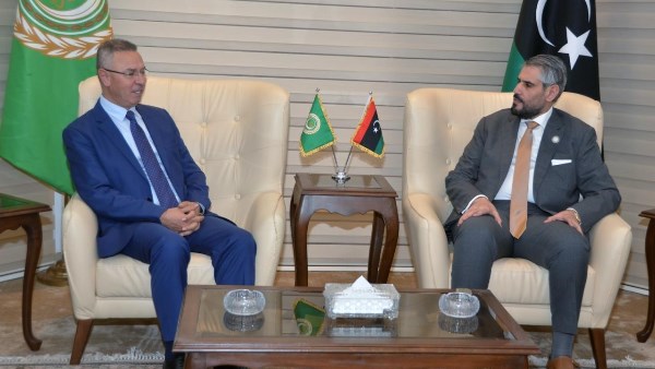 السفير فائد مصطفى صحبة مندوب دولة ليبيا 