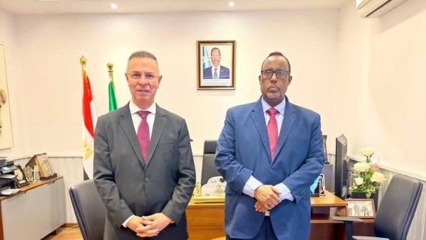 لقاء سفير جمهورية الصومال الفيدرالية ورئيس قطاع فلسطين 
