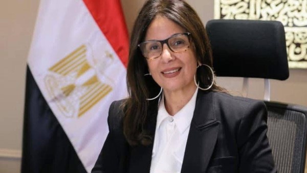 وزيرة الثقافة 