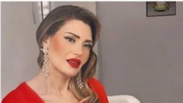 سيدة الأعمال دينا طلعت 