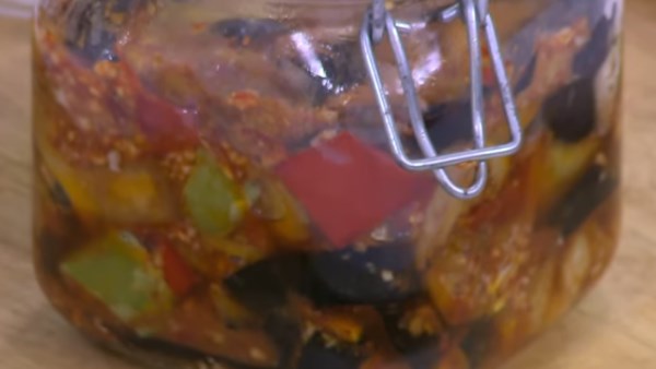  طريقة عمل باذنجان مخلل بهريسة الشطة