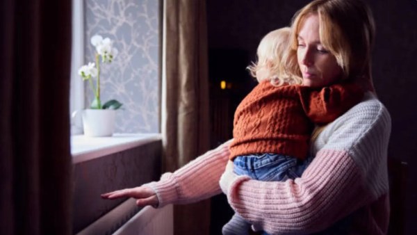 التدفئة الداخلية وسوء التهوية في الشتاء .. مخاطر صحية خفية يجب أن تعرفها