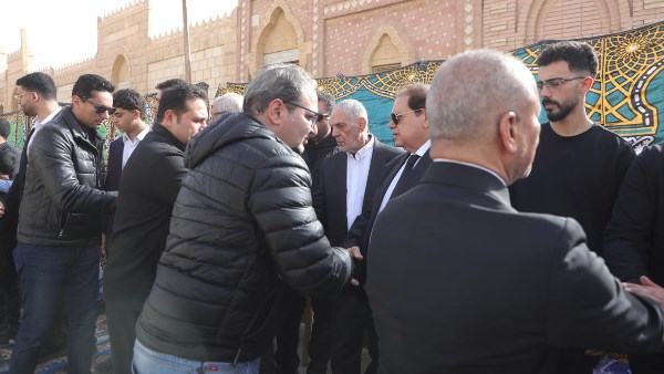 رئيس تحرير «صدى البلد» يشارك في تشييع جنازة شقيقة النائب محمد أبو العينين
