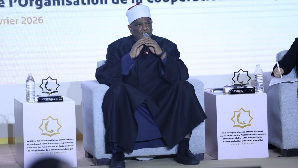 الدكتور عباس شومان 