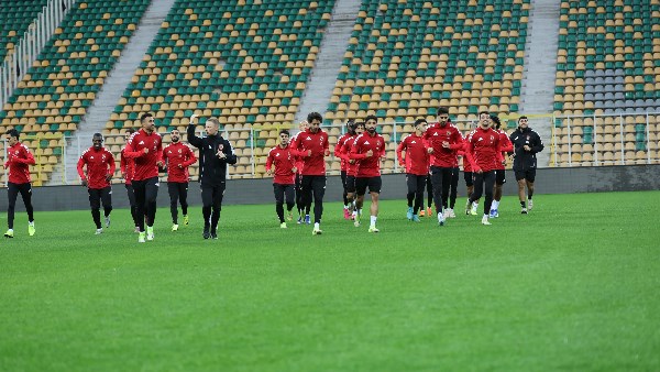 دوري أبطال إفريقيا | الأهلي ينهي مرانه الرئيسي في الجزائر