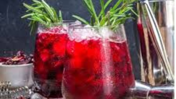 طريقة عمل كركديه بارد بطريقة صحية.. مشروب منعش ومفيد للقلب في رمضان 